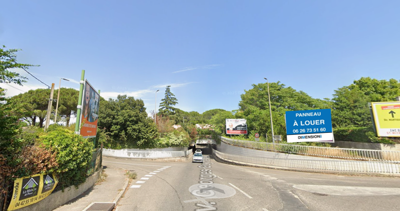 Panneau 12 m² Avenue Georges GUYNEMER  Istres